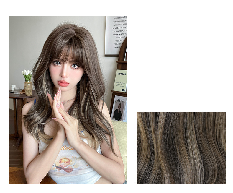 Long wavy off-white highlighted wig by InTheMask by MOLIS, 55cm gradient hair with soft waves and natural texture