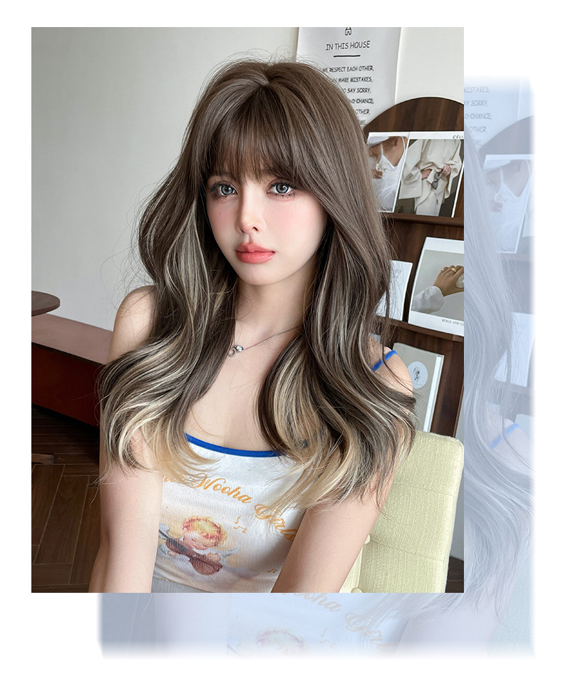 Long wavy off-white highlighted wig by InTheMask by MOLIS, 55cm with gradient color and natural flowing waves.