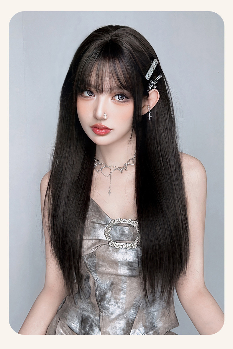Long straight black wig by InTheMask, featuring full black tea color, 73cm length, and natural shiny hairstyle.