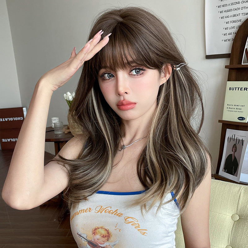 Long wavy off-white highlighted wig by InTheMask by MOLIS, 55cm gradient hair with natural wave texture