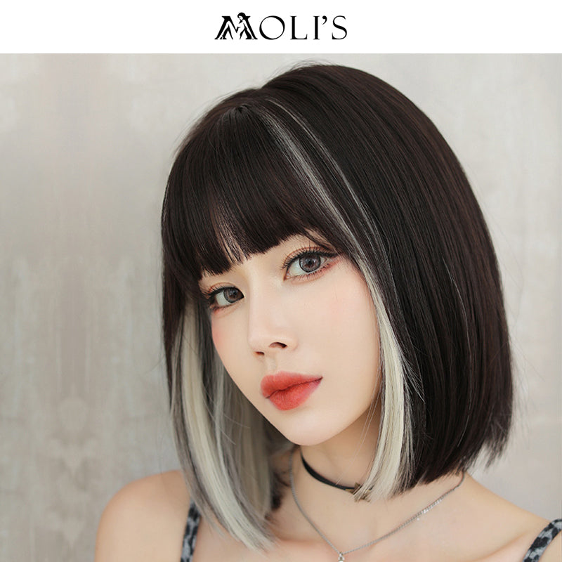 Short straight black and gray wig with a flush bang, 33cm, by Inthemask by Moli's, showcasing a stylish, layered hairpiece.
