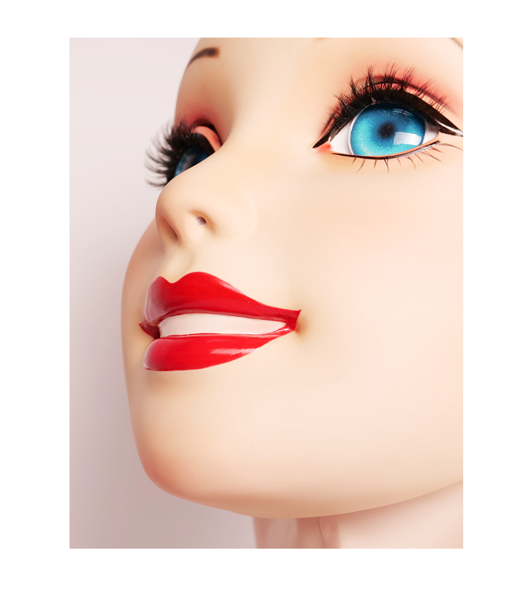 NEOGAN | Queena, die weibliche Puppenmaske mit Knebel und Latexhaube von Moli's 