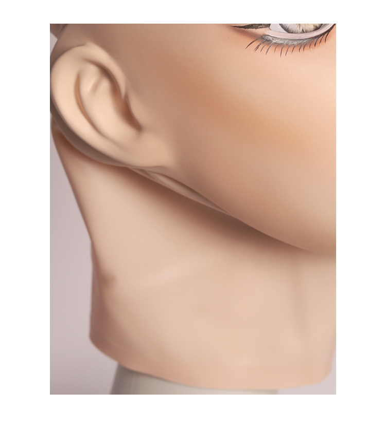 Weibliche Puppenmaske „Furgie“ mit Latexhaube und optionalem Knebel (schwarzes Latex) 