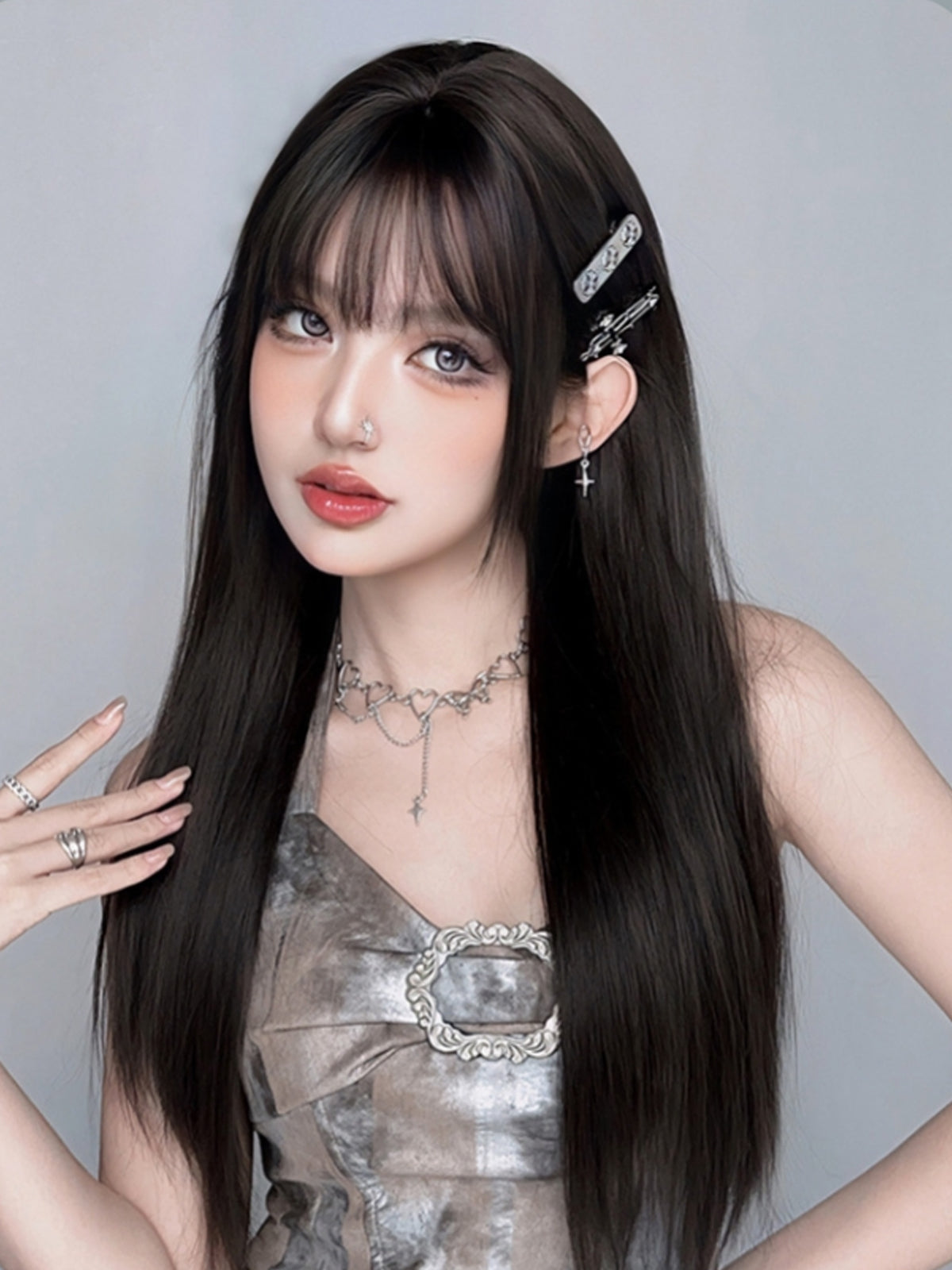 Long straight black wig with full black tea color, 73cm, by InTheMask by MOLIS, showcasing smooth, shiny hair on a mannequin head.