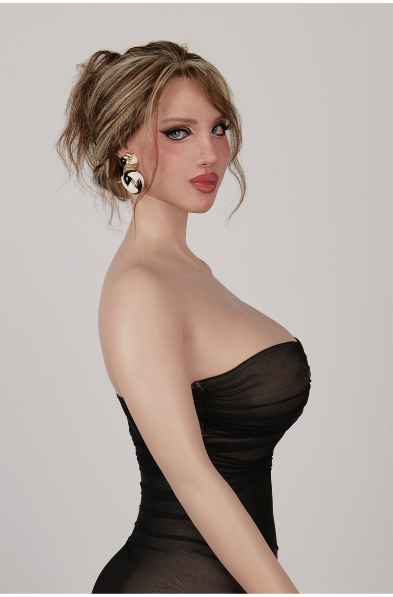 Silicone female mask from InTheMask by MOLIS, Amelia Soho Makeup SFX-Level mask showing realistic facial features and skin texture.