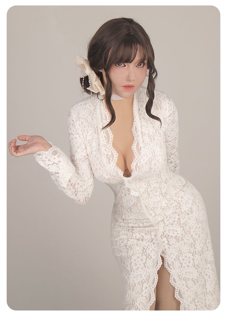 InTheMask MOLIS Molly2 Shinjuku makeup silicone female mask with realistic facial features and detailed skin texture.